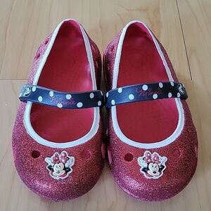 Minnie Mouse crocs, size 6, euc